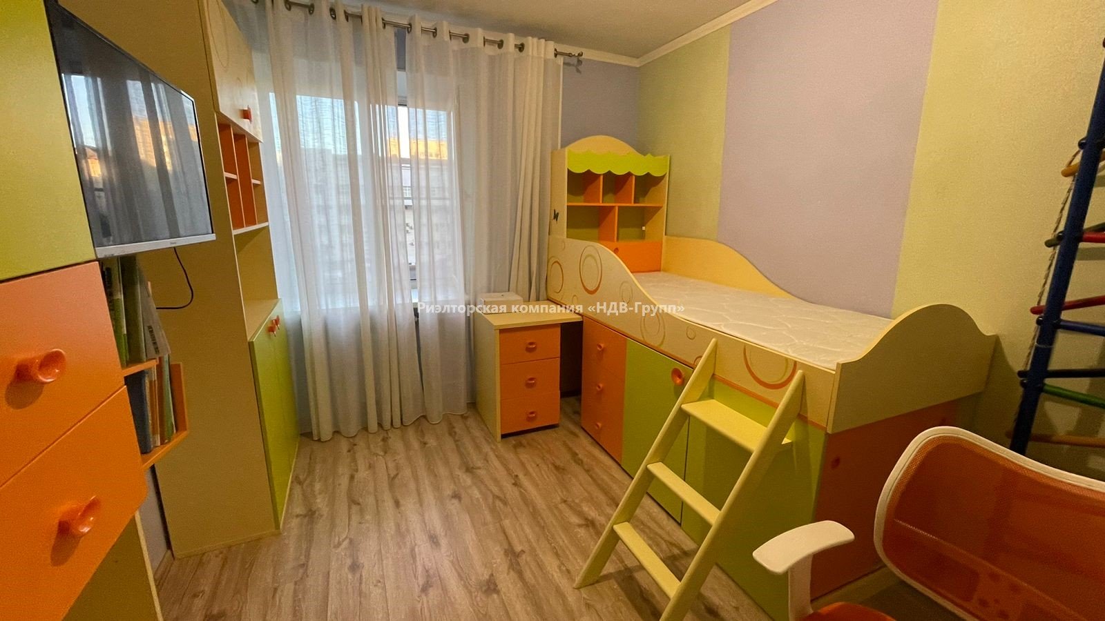 3 комн. квартира, Амурский б-р, 18