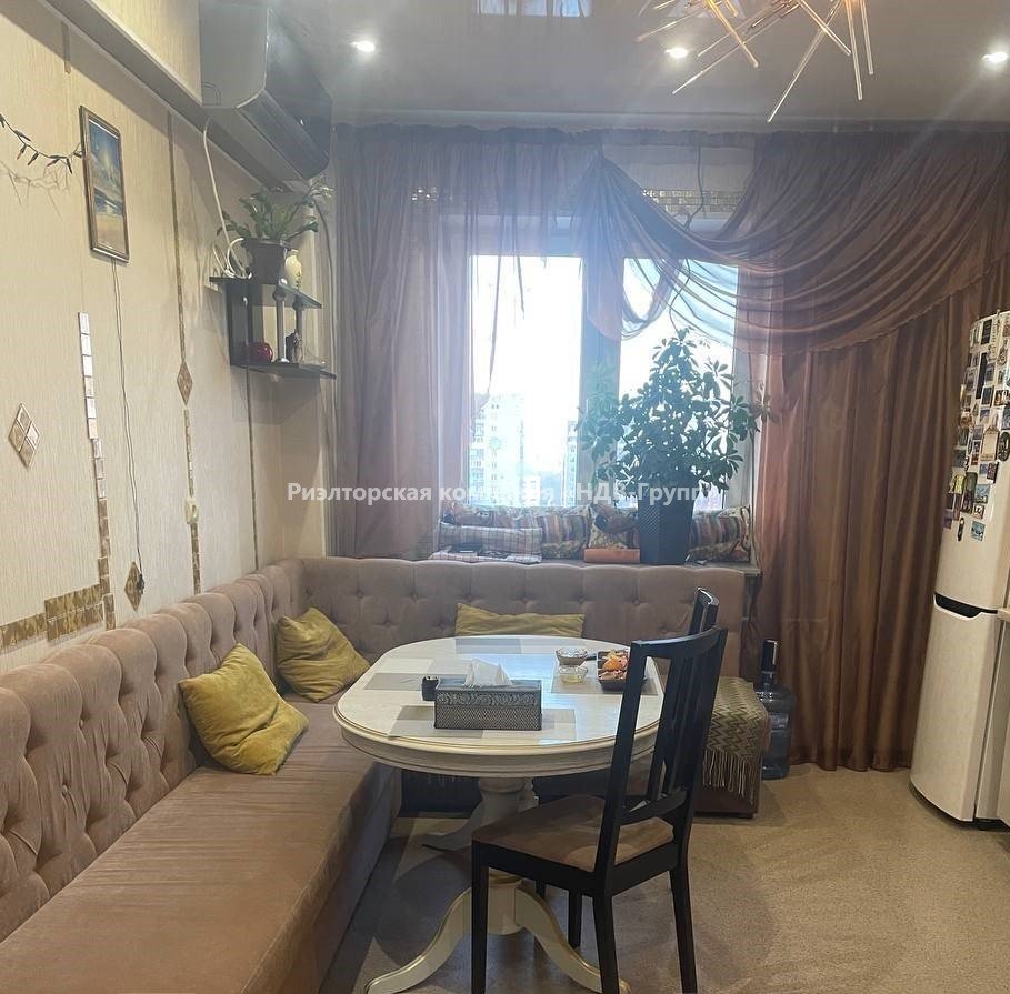 3 комн. квартира, Гамарника ул., 64