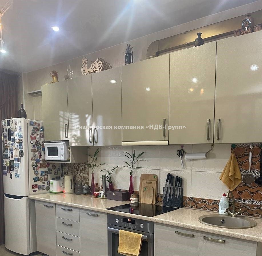 3 комн. квартира, Гамарника ул., 64