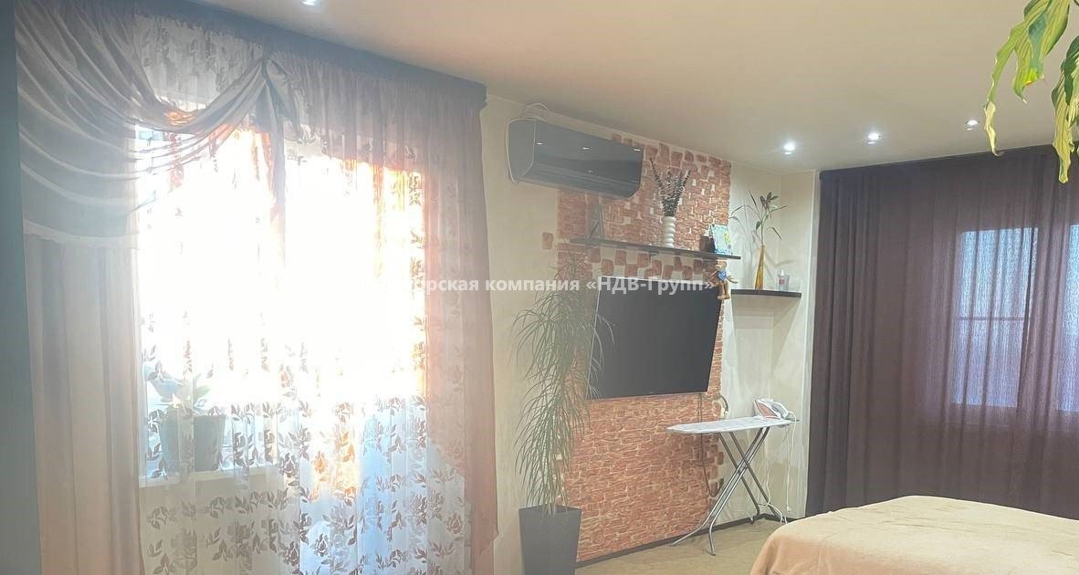 3 комн. квартира, Гамарника ул., 64