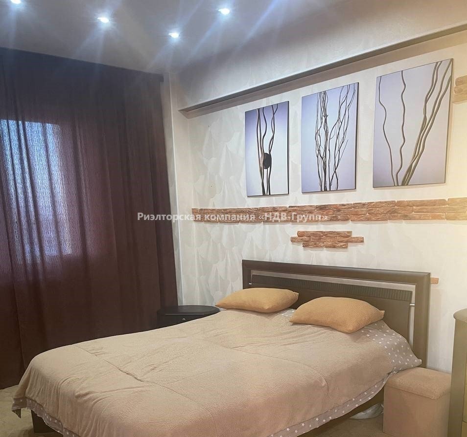 3 комн. квартира, Гамарника ул., 64