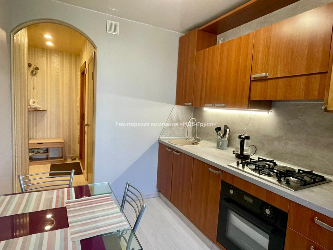 3 комн. квартира, Оборонная ул., 8б
