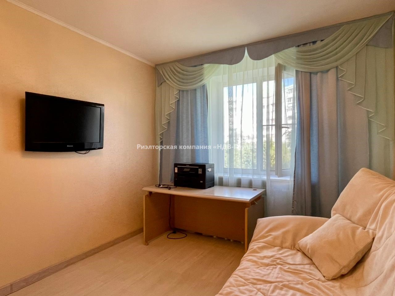 3 комн. квартира, Оборонная ул., 8б