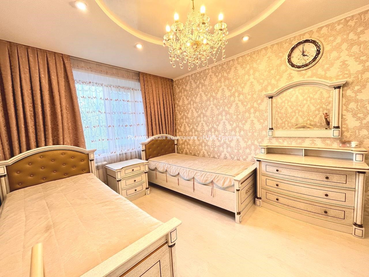 4 комн. квартира, Дзержинского пер., 24