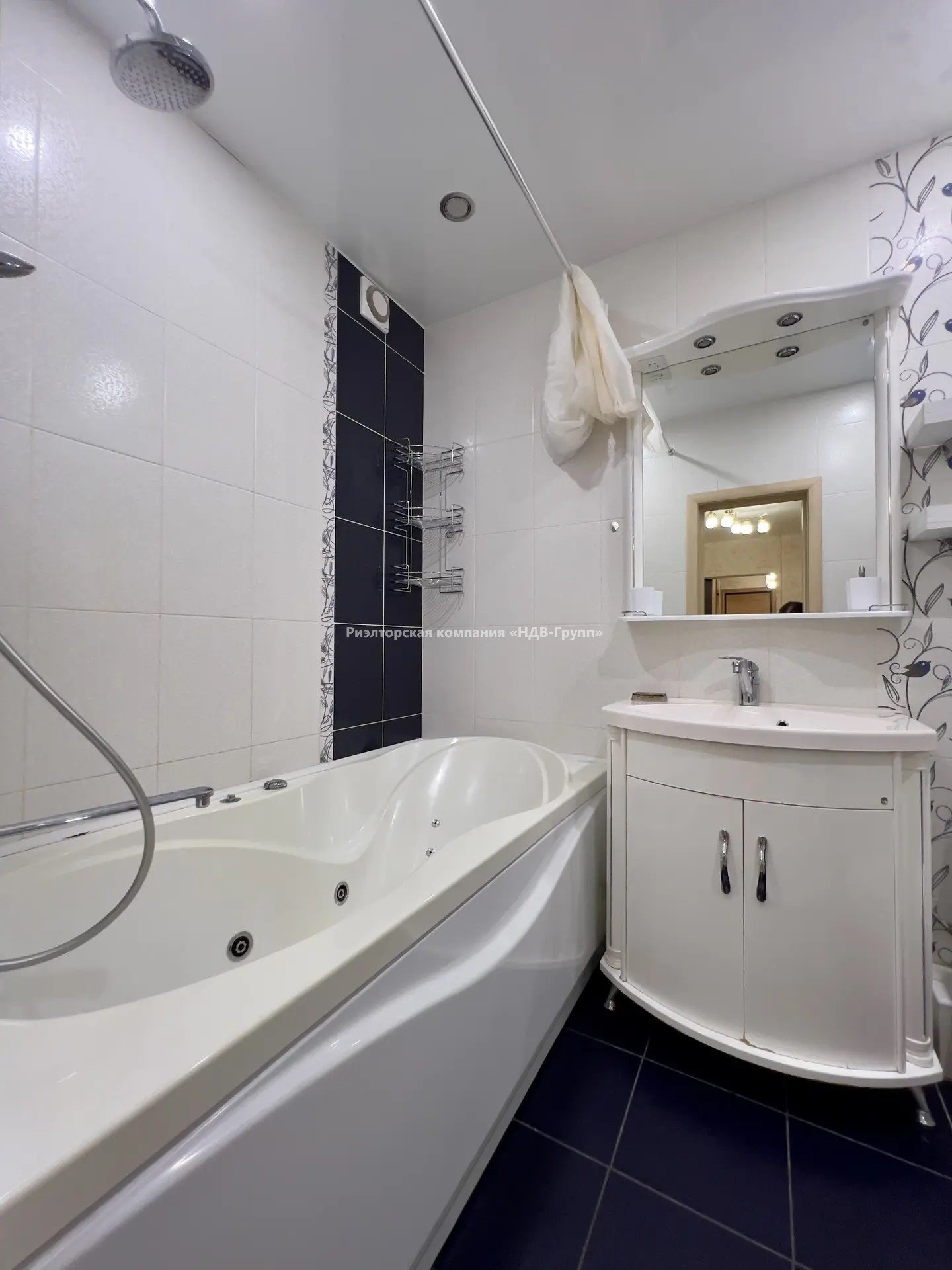 2 комн. квартира, Гамарника ул., 8