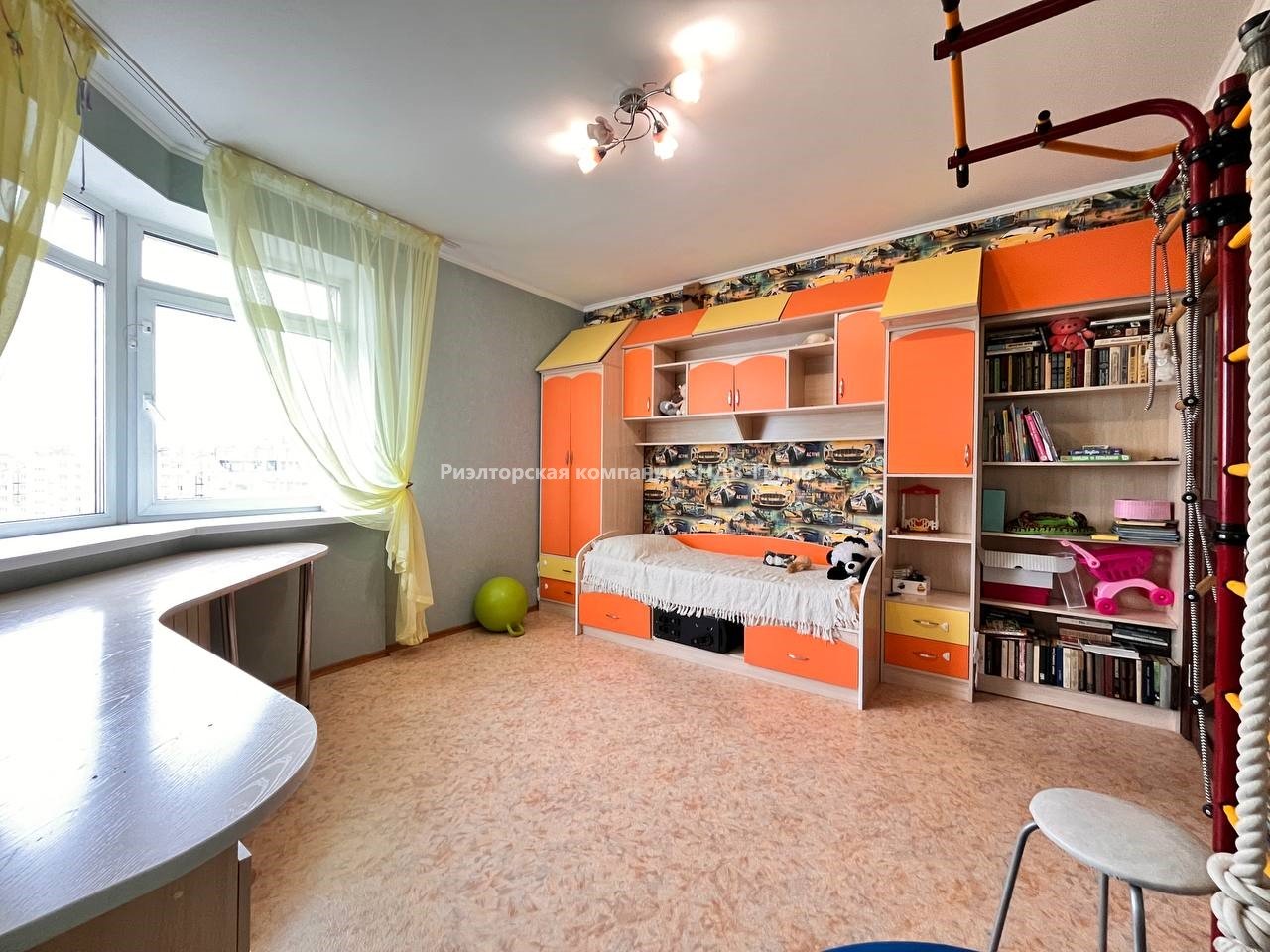 3 комн. квартира, Волочаевская ул., 87
