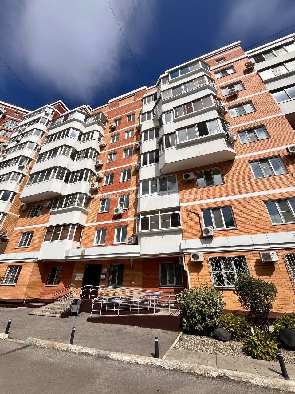 АРЕНДА: 3 комн. квартира, Панькова ул., 29б 120 000 руб/месяц. Александр: 8-914-159-05-34